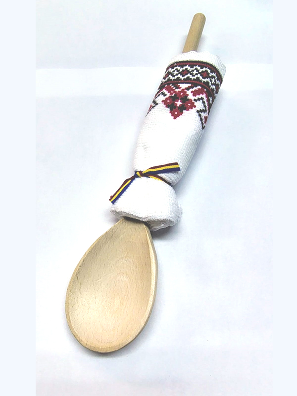 Lingura lemn cu stergar rosu traditional