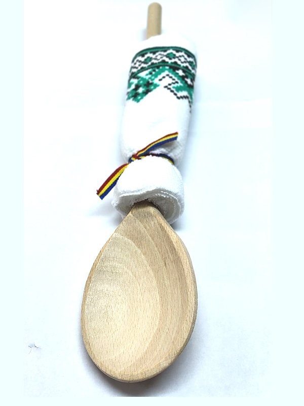 Lingura lemn cu stergar verde traditional